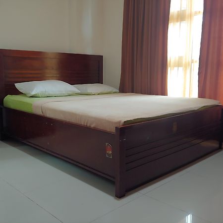 Oyo 3894 Karunia Muslim Syariah Otel Cakarta Dış mekan fotoğraf
