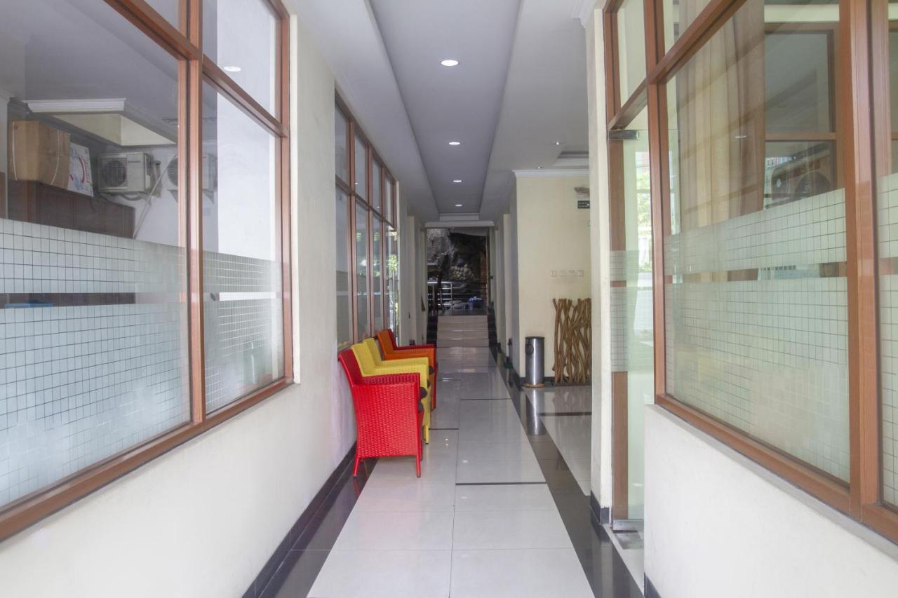Oyo 3894 Karunia Muslim Syariah Otel Cakarta Dış mekan fotoğraf