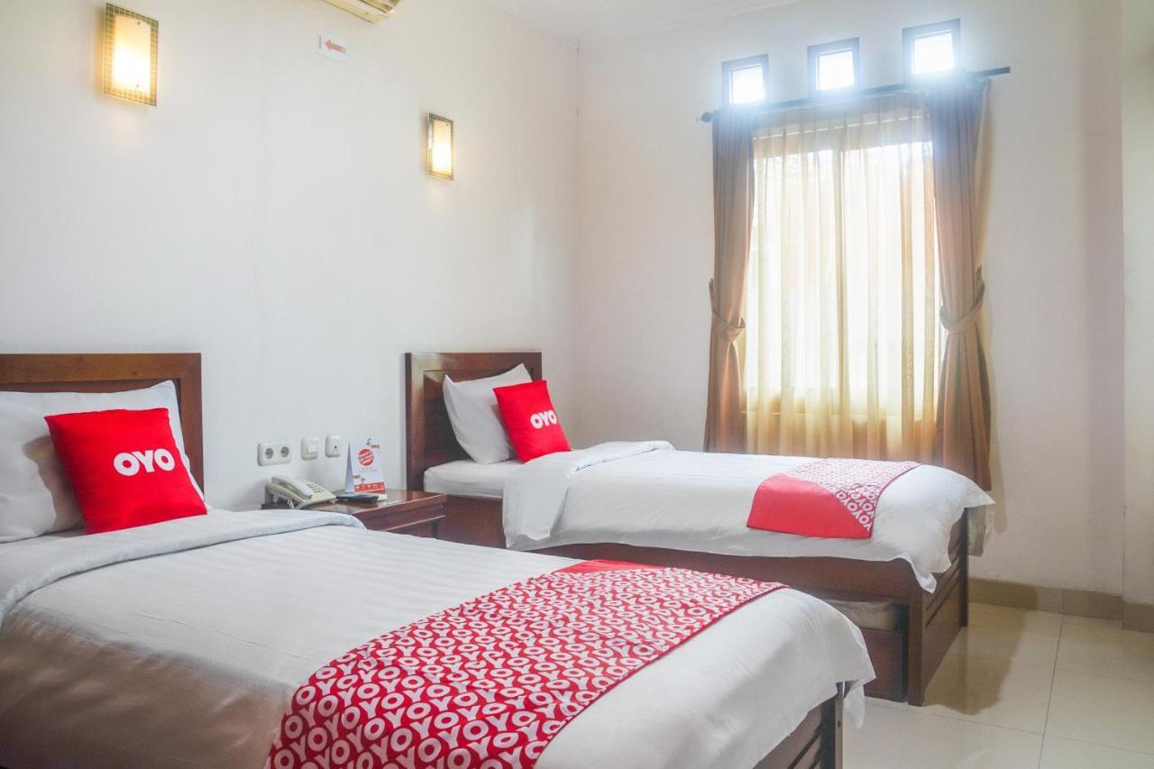 Oyo 3894 Karunia Muslim Syariah Otel Cakarta Dış mekan fotoğraf