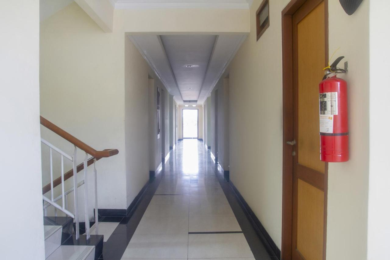 Oyo 3894 Karunia Muslim Syariah Otel Cakarta Dış mekan fotoğraf