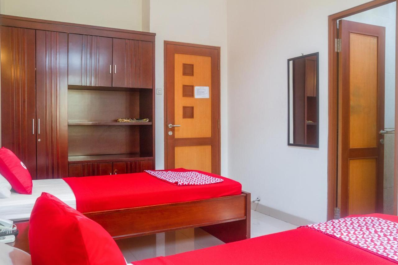 Oyo 3894 Karunia Muslim Syariah Otel Cakarta Dış mekan fotoğraf