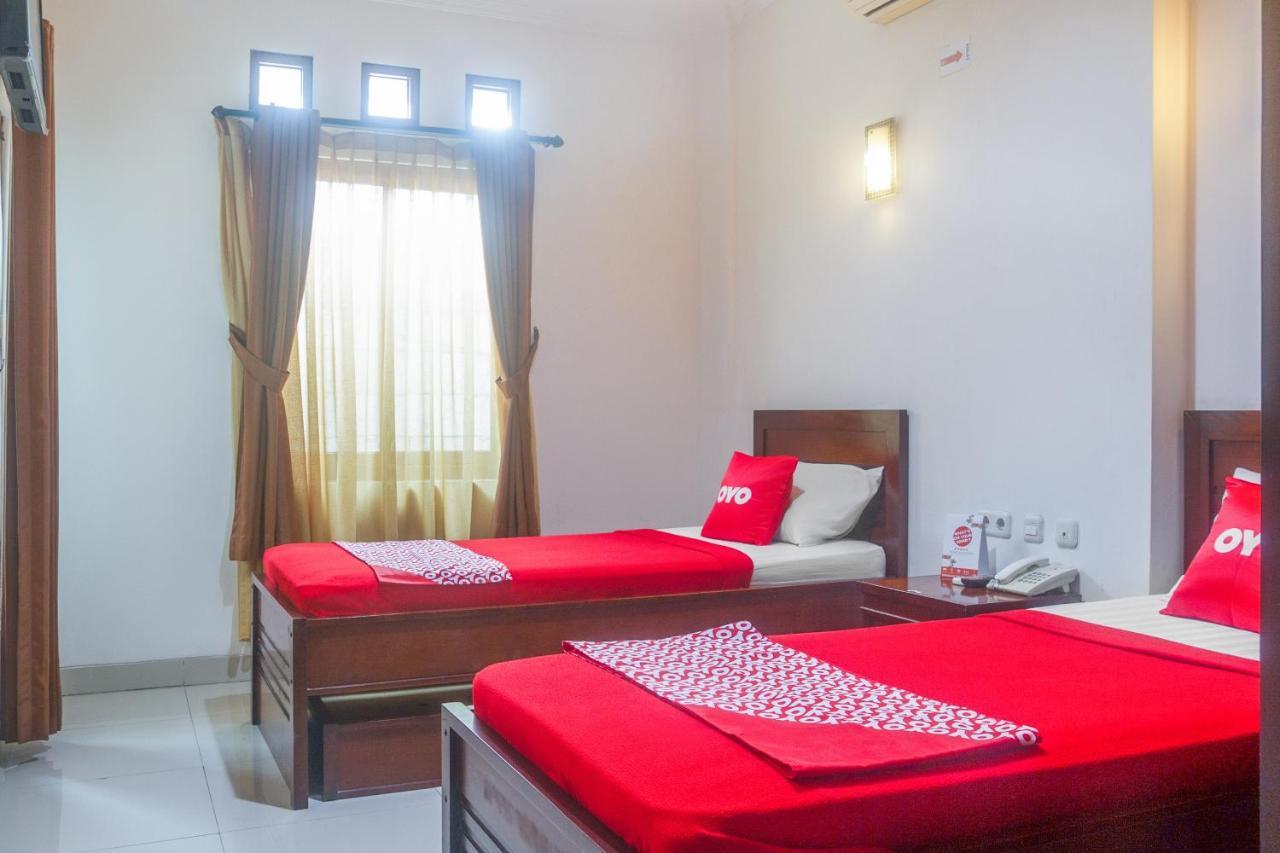 Oyo 3894 Karunia Muslim Syariah Otel Cakarta Dış mekan fotoğraf