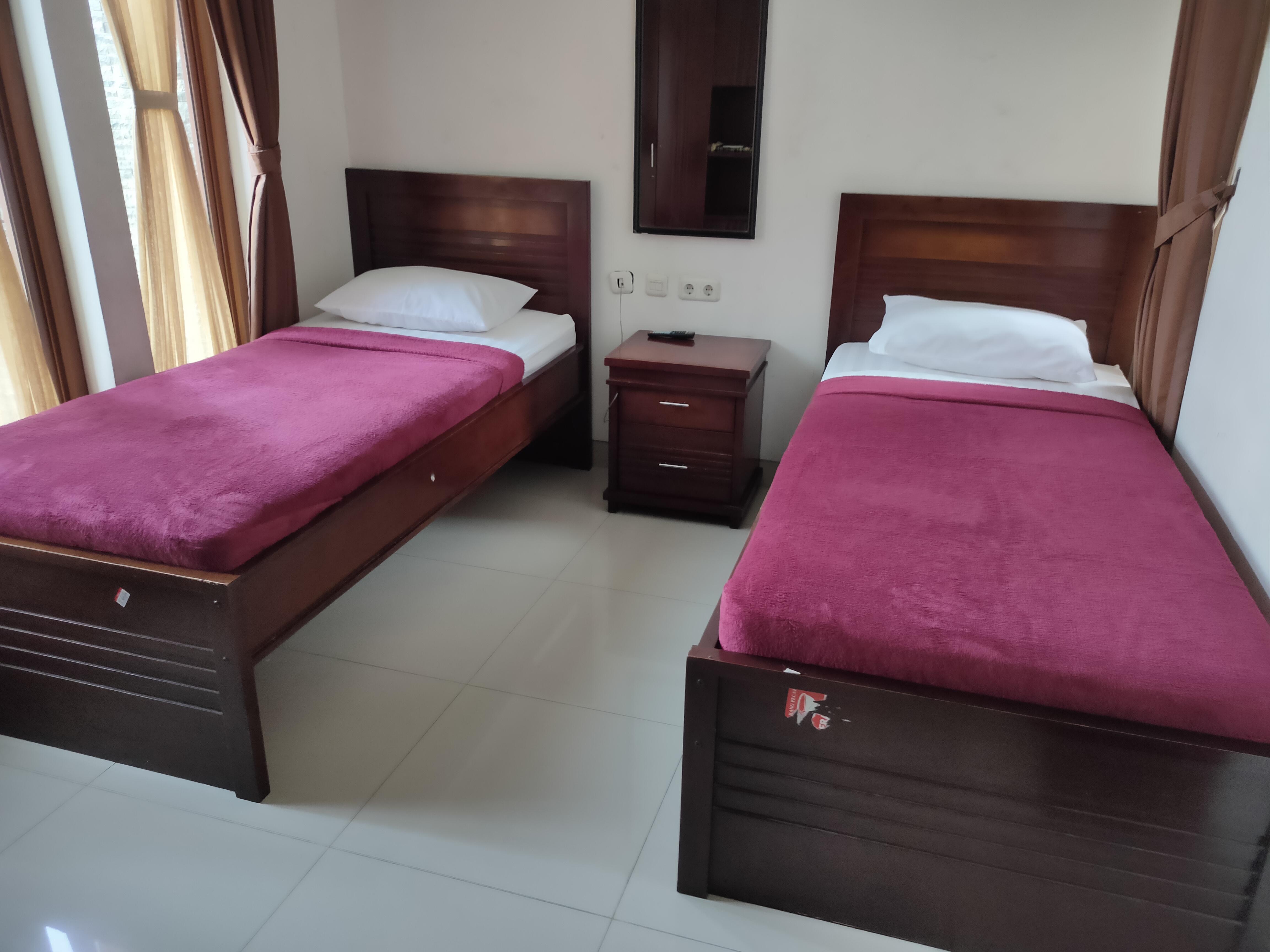Oyo 3894 Karunia Muslim Syariah Otel Cakarta Dış mekan fotoğraf